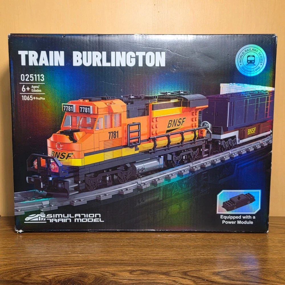 BNSF Burlington Motorized Freight Train Building Set 1065 Pieces 025113 New *